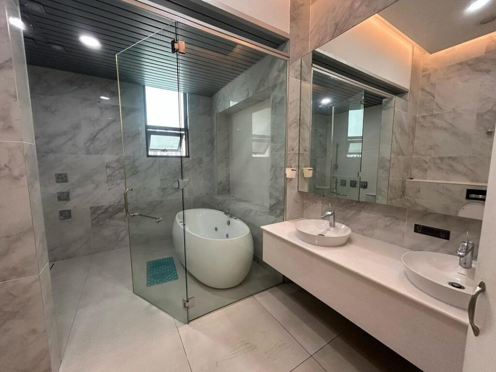 Country Heights Damansara Bungalow image 2